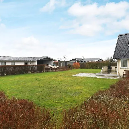 Spacious Holiday Home At Bogense Funen With Indoor Whirlpool בית נופש בוגנזה